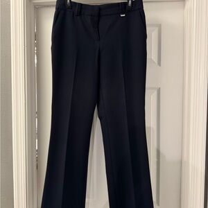 Nine West Navy Blue Dress Pants size 6. Inseam 12in and length 31.5